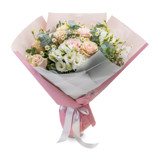 Flower of roses and lisianthus